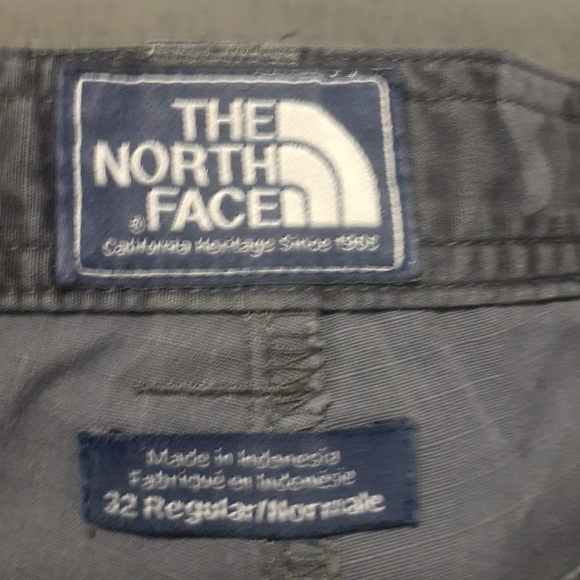The North Face Stealth Camouflage Rip Stop Cargo Shorts Size 32in Waist Grey - Picture 2 of 8
